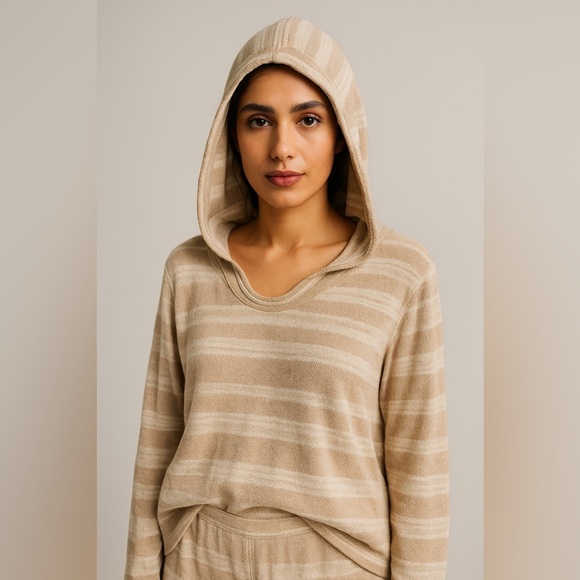 Cozy Beige Striped Hooded Tunic 🌴☀️ - Picture 11 of 11